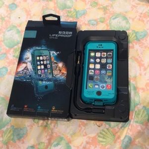 LIFEPROOF iPhone 5 and iPhone 5s cell phone case